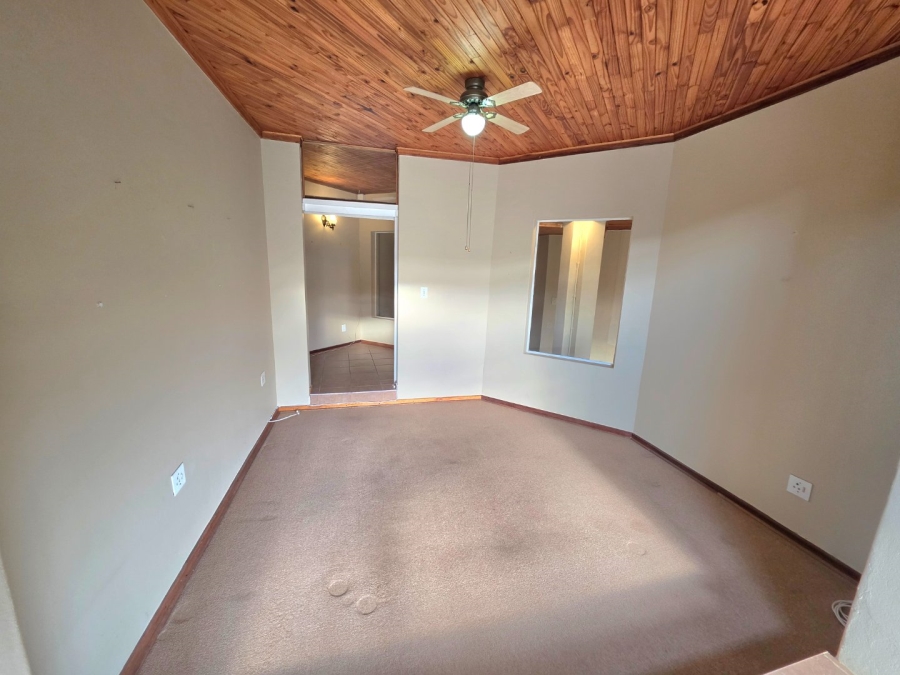 5 Bedroom Property for Sale in Panorama Free State